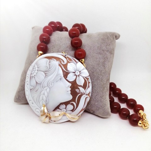 Mokilu' Collana Vintage In Ottone Dorato Con Cammeo, Realizzata A Mano In Toscana, Pendente 2,5x1,8 Cm, Catena In Acciaio 45+5 Cm, Ipoallergenica, In Scatola Regalo