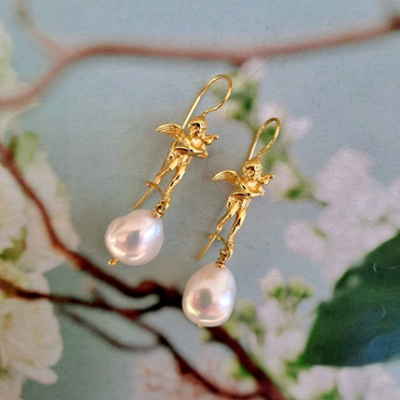 orecchini con puttini in argento dorato con perle