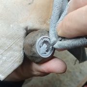 lavorazione del cammeo Claddagh